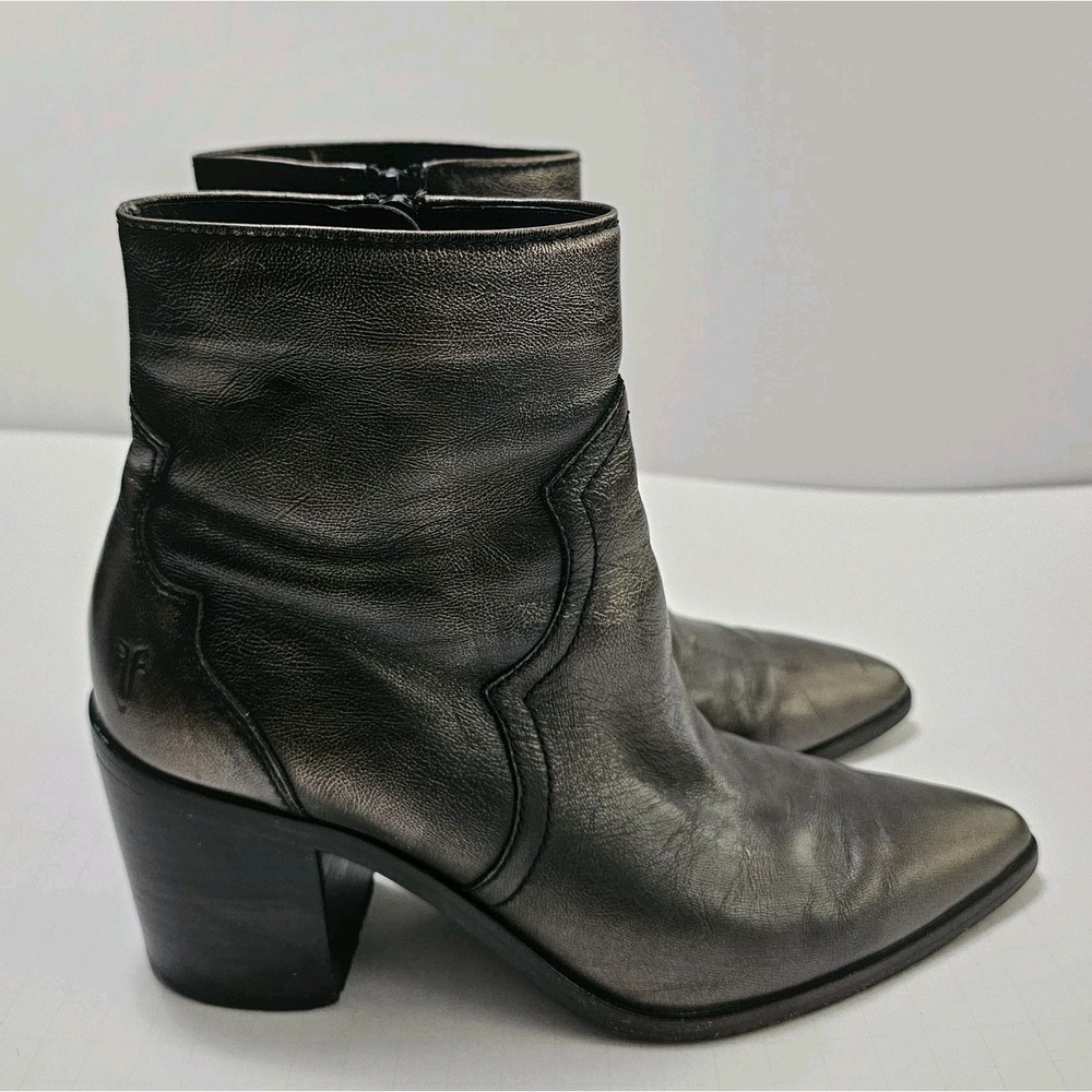 Frye Flynn Short Inside Zip Ankle Boot Pewter Metallic Leather 7 3470886-PEW